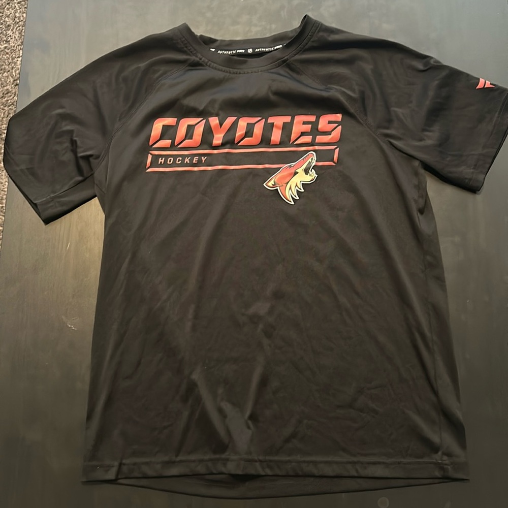 Fanatics Authentic Pro Arizona Coyotes T-Shirt Mens Large L